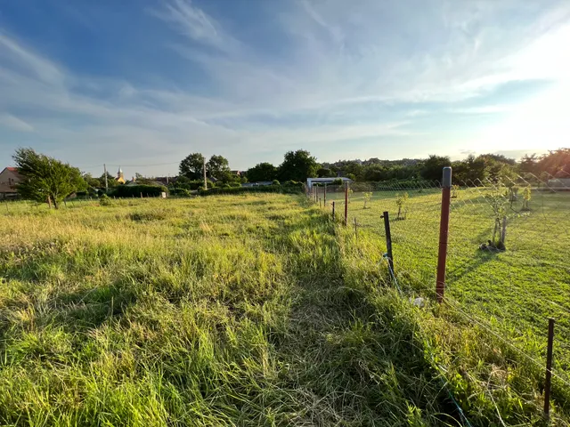 Eladó telek Pákozd 854 nm