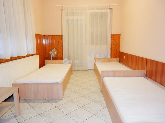 Kiadó ház Szabadbattyán 200 nm