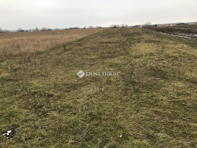 Eladó telek Pátka 2343 nm