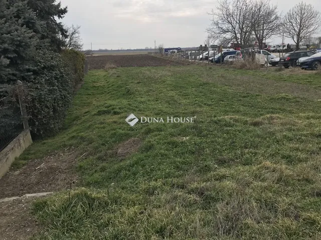 Eladó telek Kőszárhegy 810 nm
