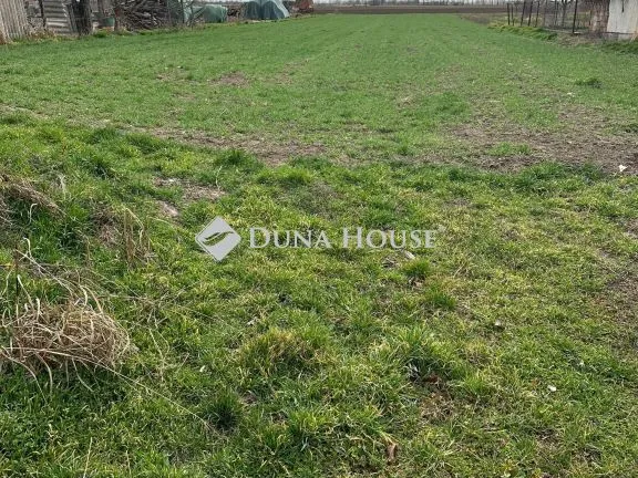Eladó telek Káloz 2079 nm
