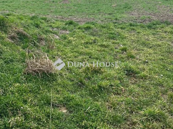 Eladó telek Káloz 2079 nm