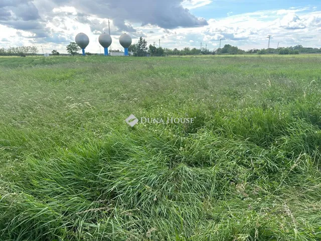 Eladó telek Sárbogárd 3710 nm