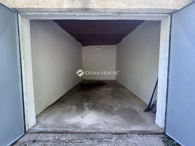 Eladó kereskedelmi és ipari ingatlan Székesfehérvár 13 nm