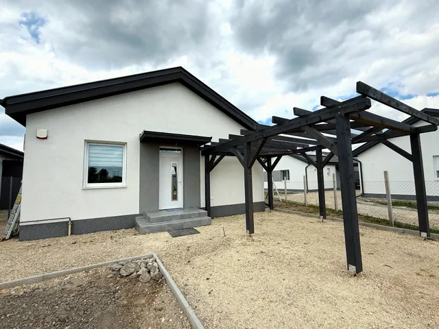 Eladó ház Székesfehérvár 98 nm