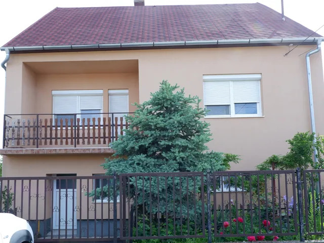 Eladó ház Székesfehérvár 178 nm