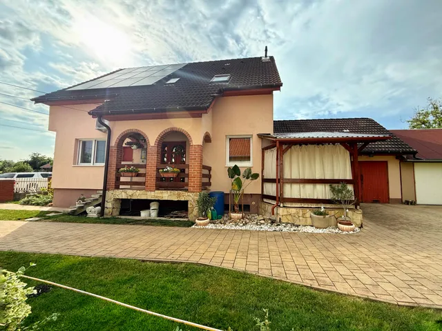Eladó ház Kőszárhegy 140 nm