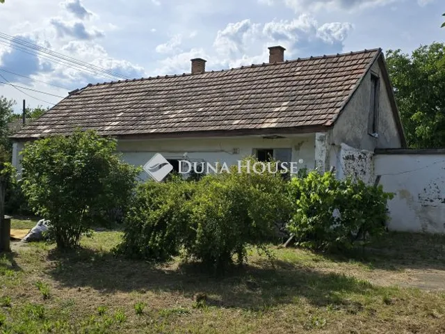 Eladó ház Aba 45 nm