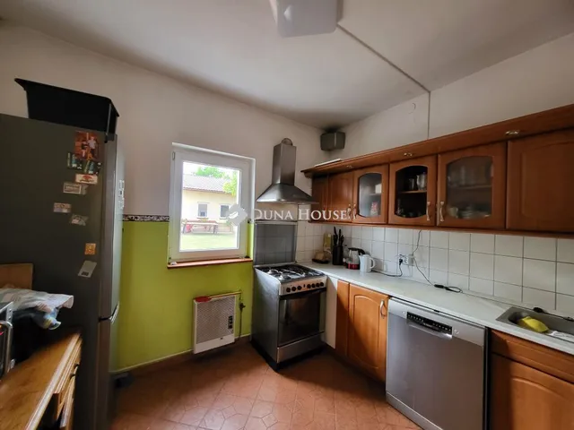 Eladó ház Szentkirályszabadja 320 nm