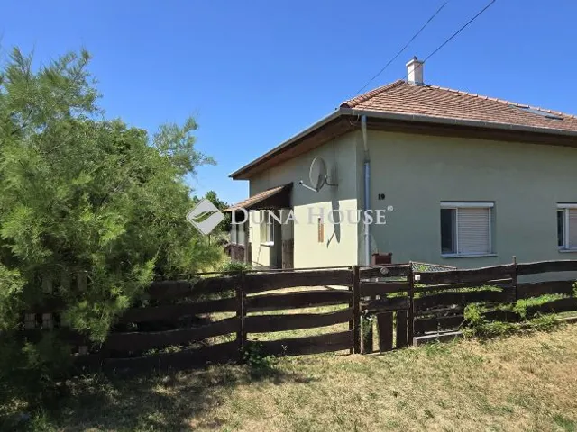 Eladó ház Seregélyes 160 nm