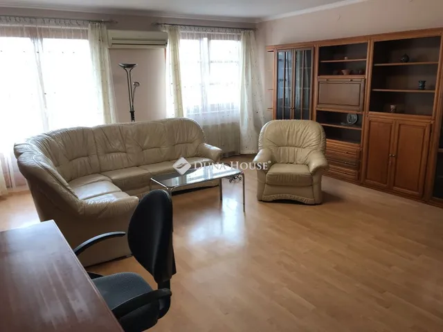 Kiadó lakás Székesfehérvár, Távírda utca 146 nm