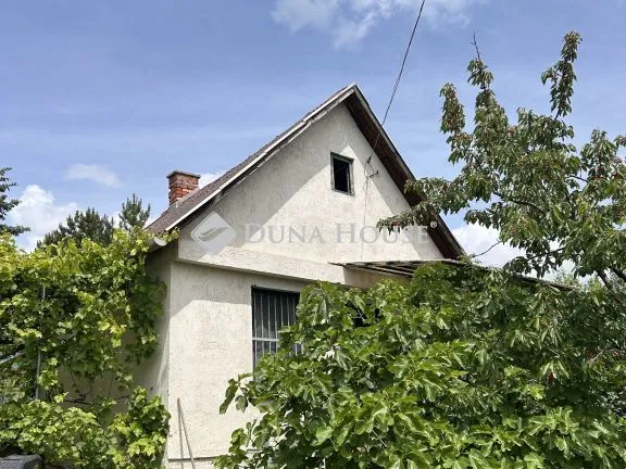 Eladó üdülő és hétvégi ház Várpalota 30 nm