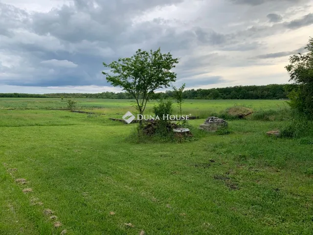 Eladó telek Aba 3039 nm