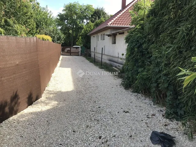 Eladó ház Besnyő 135 nm