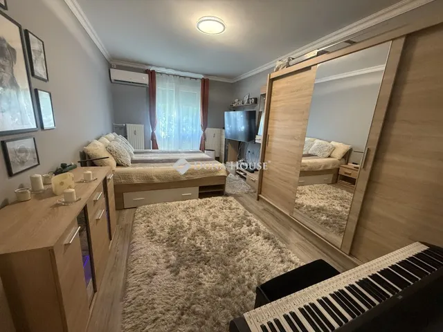 Eladó lakás Dunaújváros 44 nm