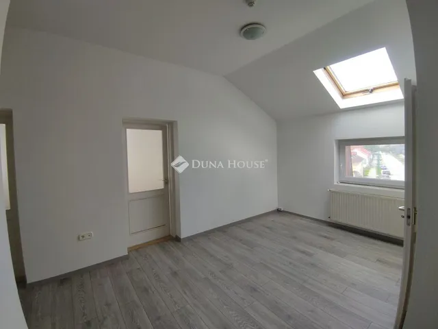 Eladó lakás Kápolnásnyék 93 nm