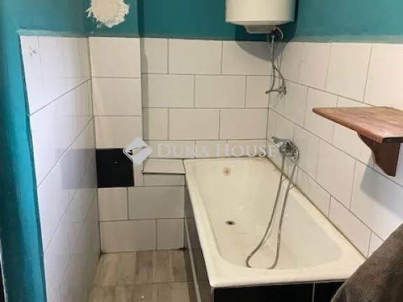 Eladó ház Borzavár 42 nm