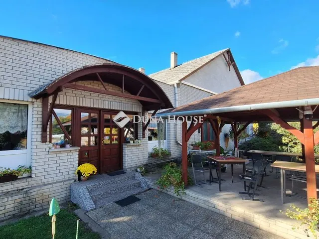 Eladó kereskedelmi és ipari ingatlan Sárosd 454 nm