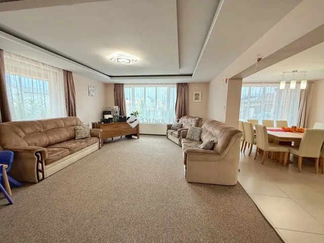 Eladó ház Velence 205 nm