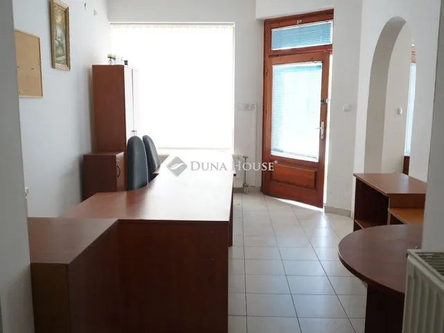 Kiadó kereskedelmi és ipari ingatlan Székesfehérvár 22 nm