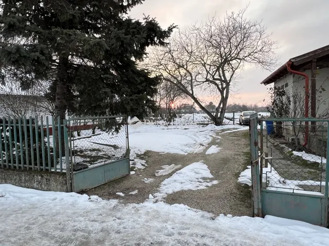 Eladó ház Sárkeresztúr, Dózsa György út 93 nm