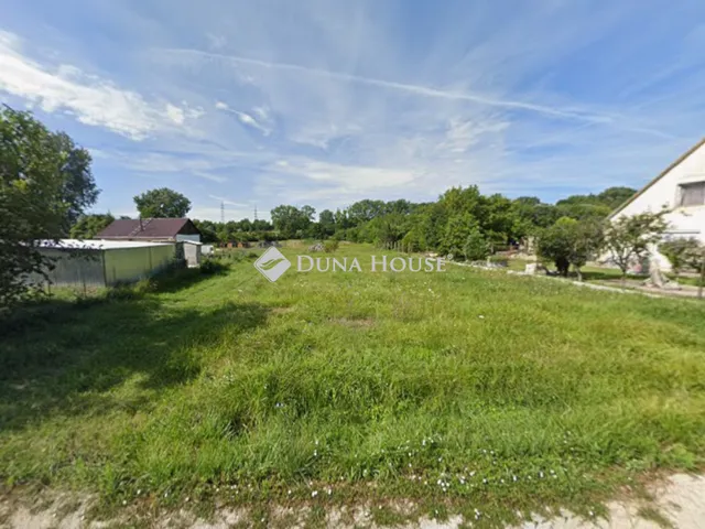 Eladó telek Fehérvárcsurgó 1355 nm