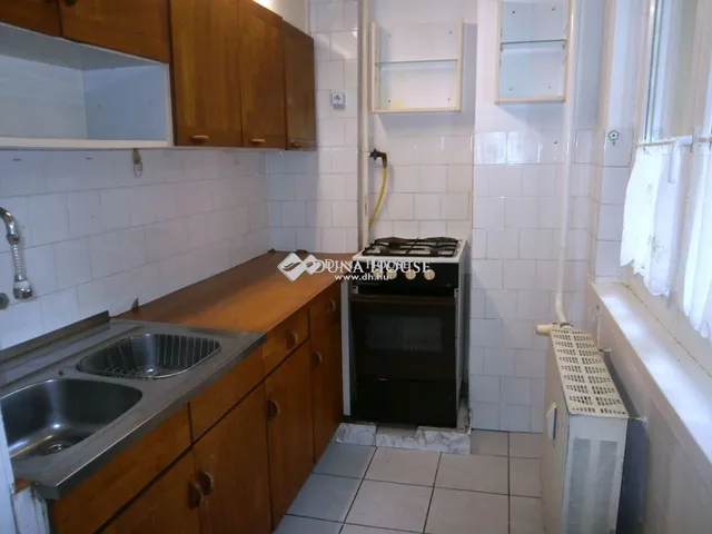 Kiadó lakás Székesfehérvár, József Attila utca 51 nm