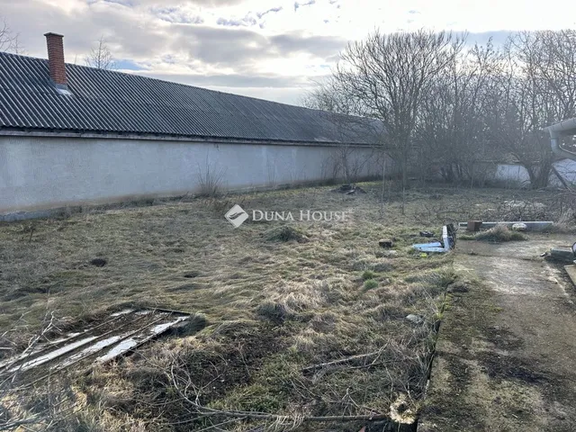 Eladó telek Kartal 800 nm