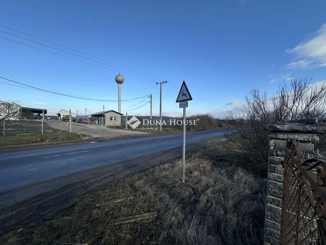 Eladó telek Kartal 800 nm