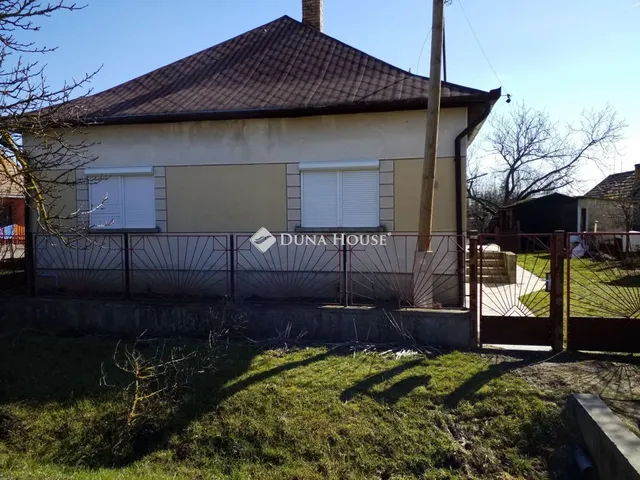 Eladó ház Kisláng 80 nm