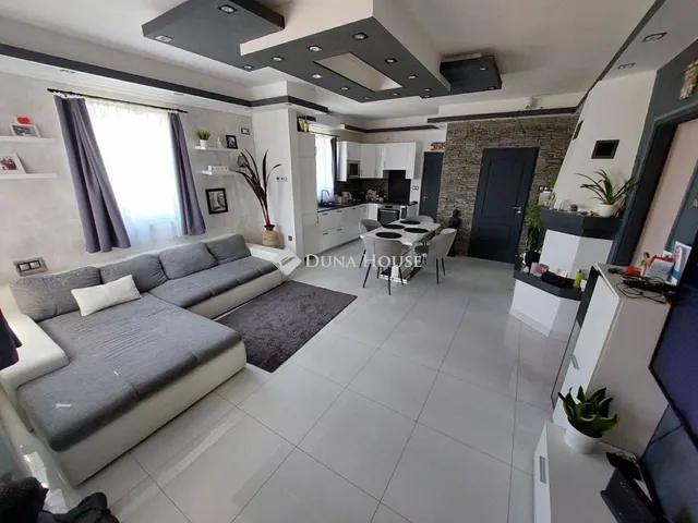 Eladó ház Székesfehérvár 200 nm