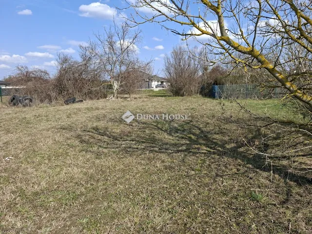 Eladó telek Székesfehérvár 3410 nm