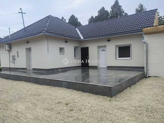 Eladó ház Előszállás 77 nm