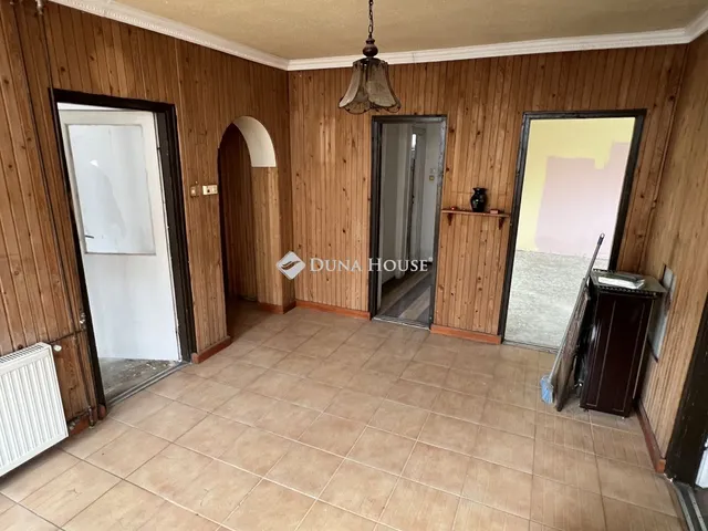 Eladó ház Sárbogárd 295 nm