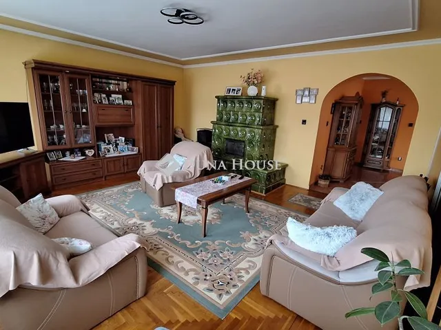 Eladó ház Aba 225 nm