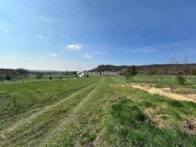 Eladó telek Csákvár 757 nm