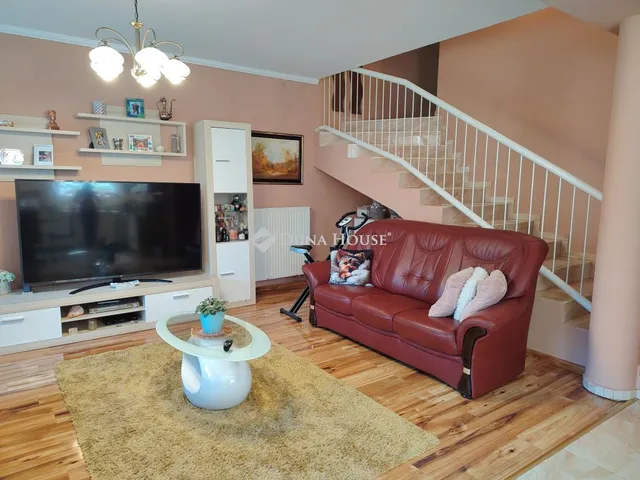 Eladó lakás Székesfehérvár 115 nm