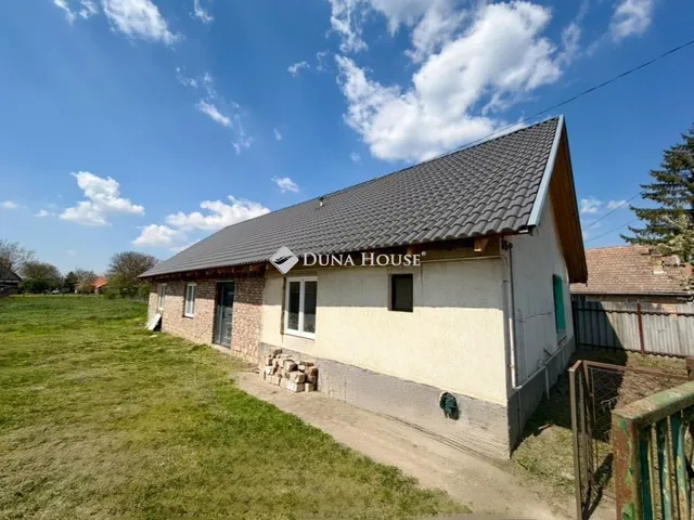 Eladó ház Cece 107 nm