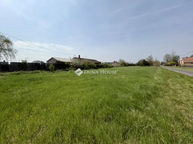 Eladó telek Sárszentágota 910 nm
