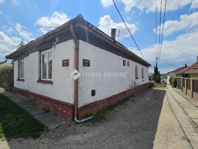 Eladó ház Enying, Bokréta utca 130 nm