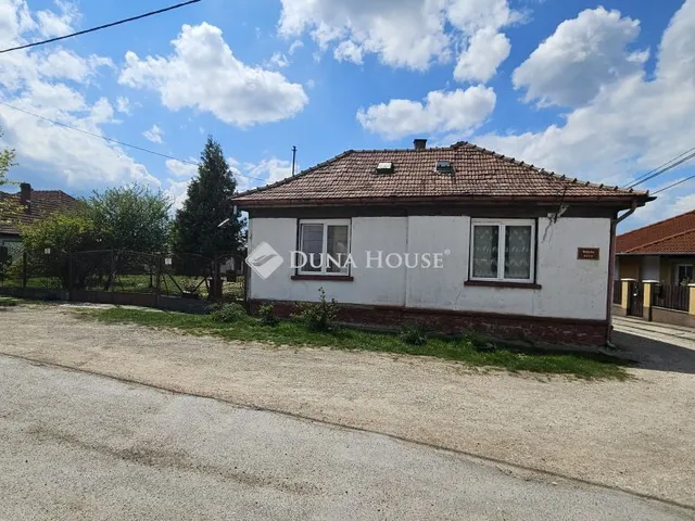 Eladó ház Enying 75 nm