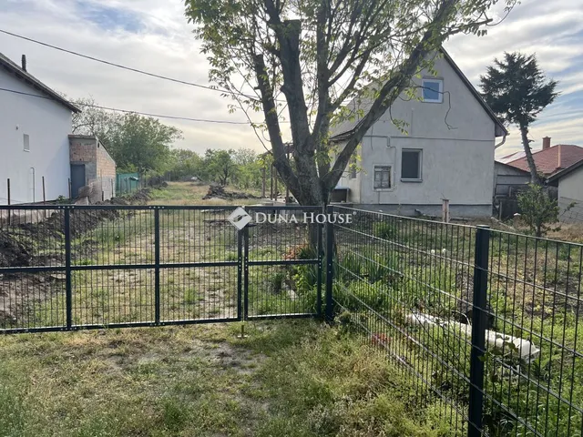 Eladó telek Székesfehérvár 1078 nm