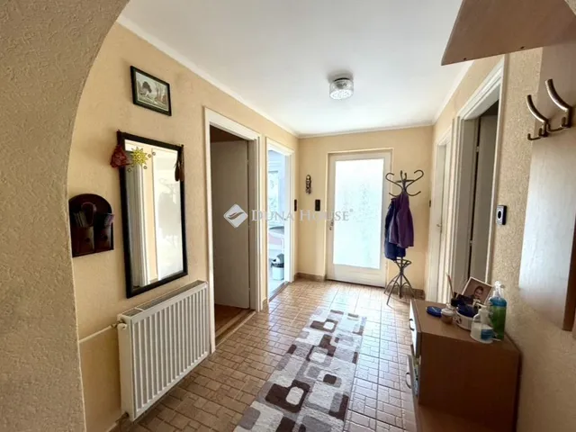Eladó ház Sárkeresztes 239 nm