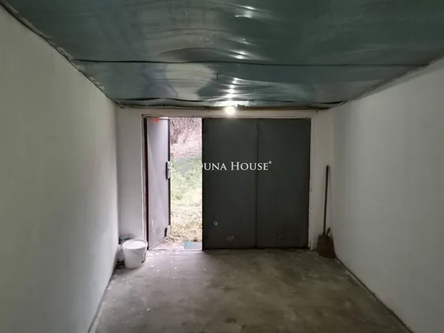 Eladó garázs Székesfehérvár 17 nm