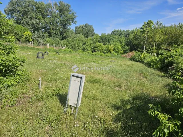Eladó telek Soponya 1160 nm