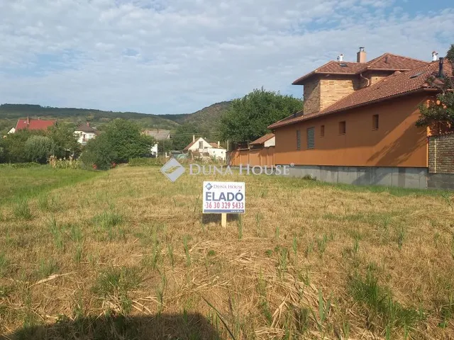 Eladó telek Mór 859 nm