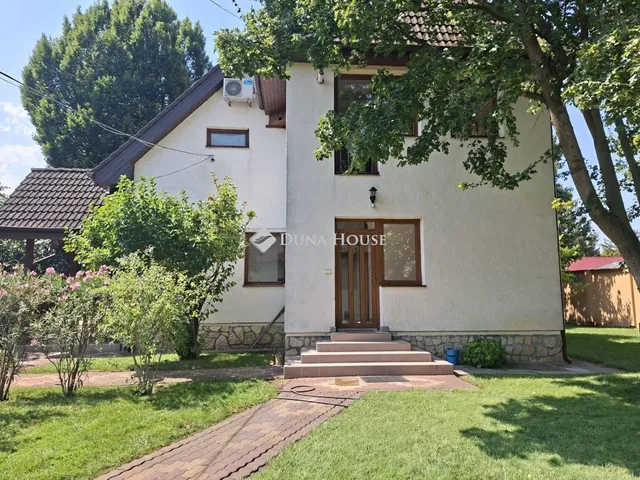 Eladó ház Siófok 197 nm