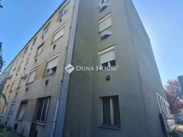 Eladó lakás Dunaújváros 45 nm