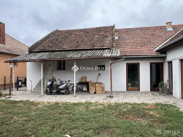Eladó ház Sárbogárd, Ady Endre út 179 nm