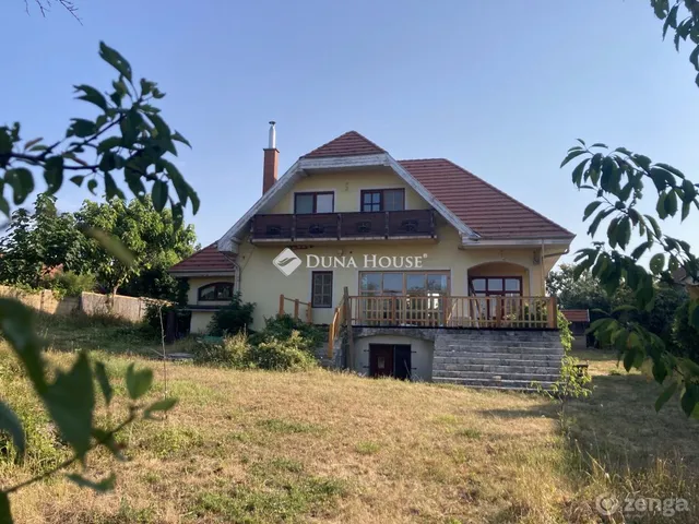 Eladó ház Csákvár 210 nm